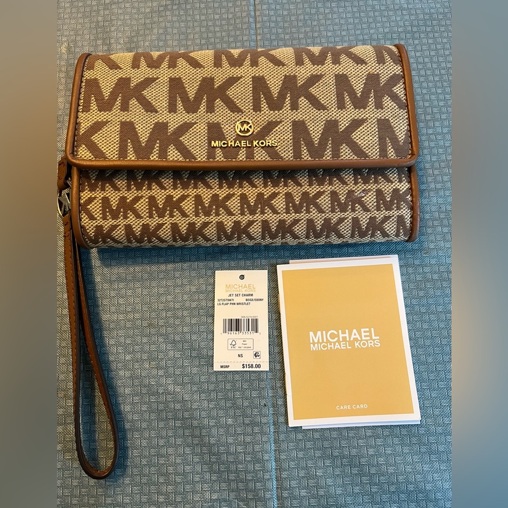 New Michael Kors Signature Wristlet